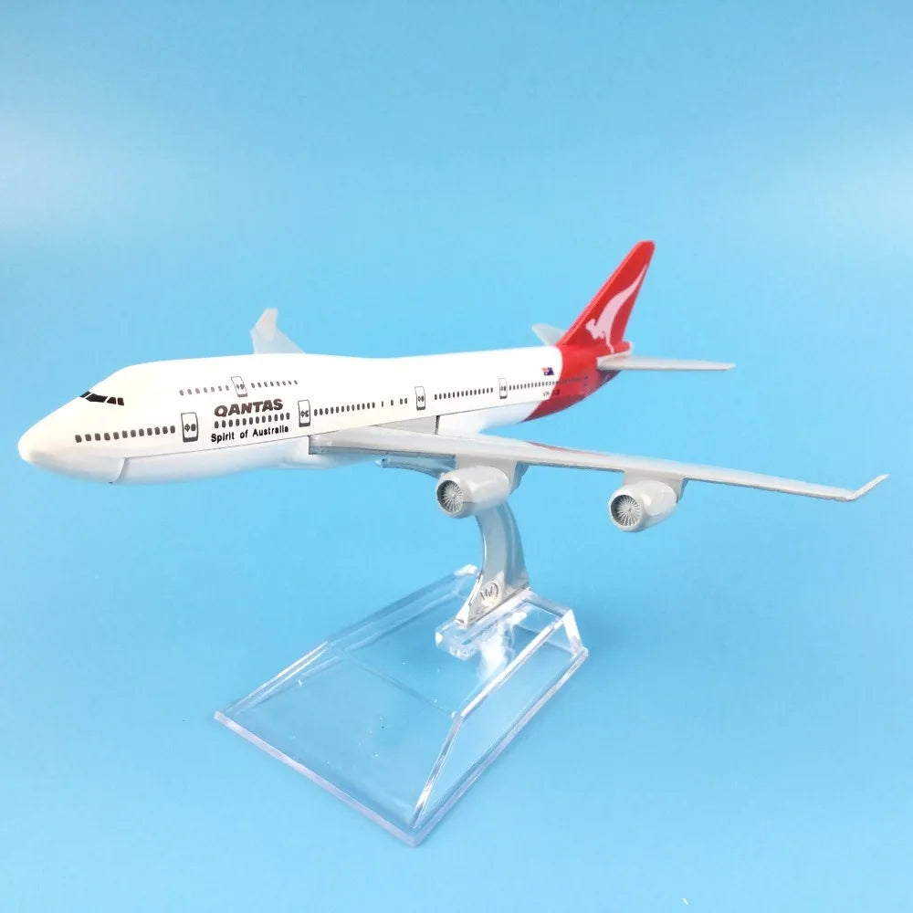 Qantas B747 Model Aircraft 1/400 Scale