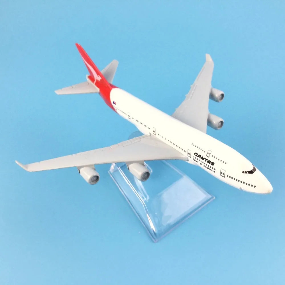 Qantas B747 Model Aircraft 1/400 Scale