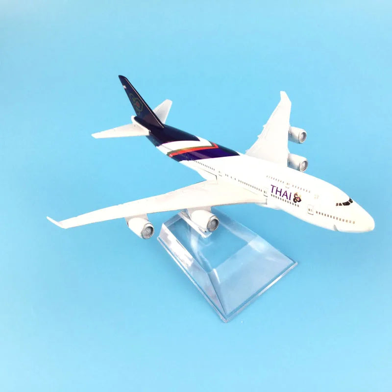 Thai Airways B747 Model Aircraft 1/400 Scale