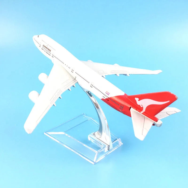 Qantas B747 Model Aircraft 1/400 Scale