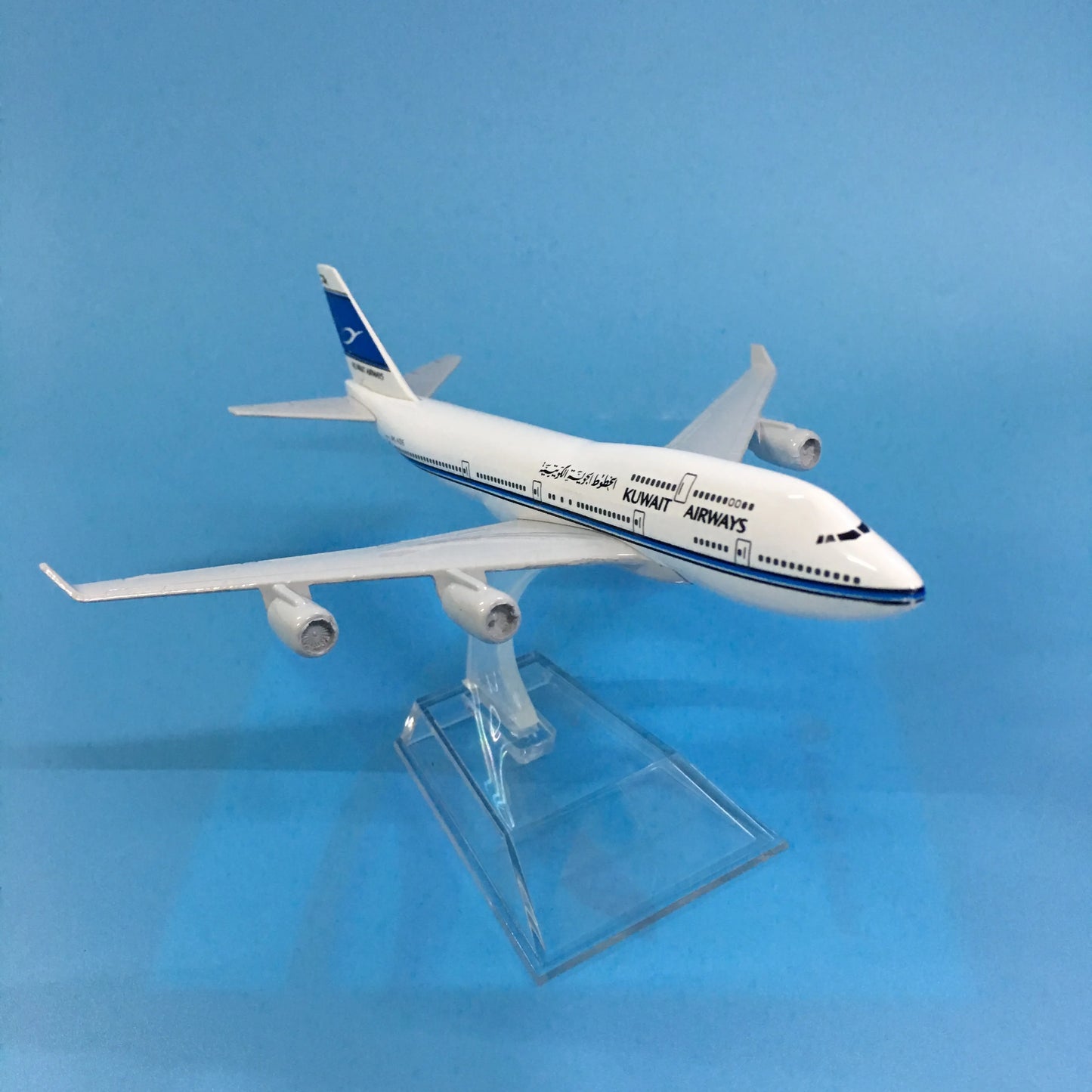 Kuwait Airways B747 Model Aircraft 1/400 Scale