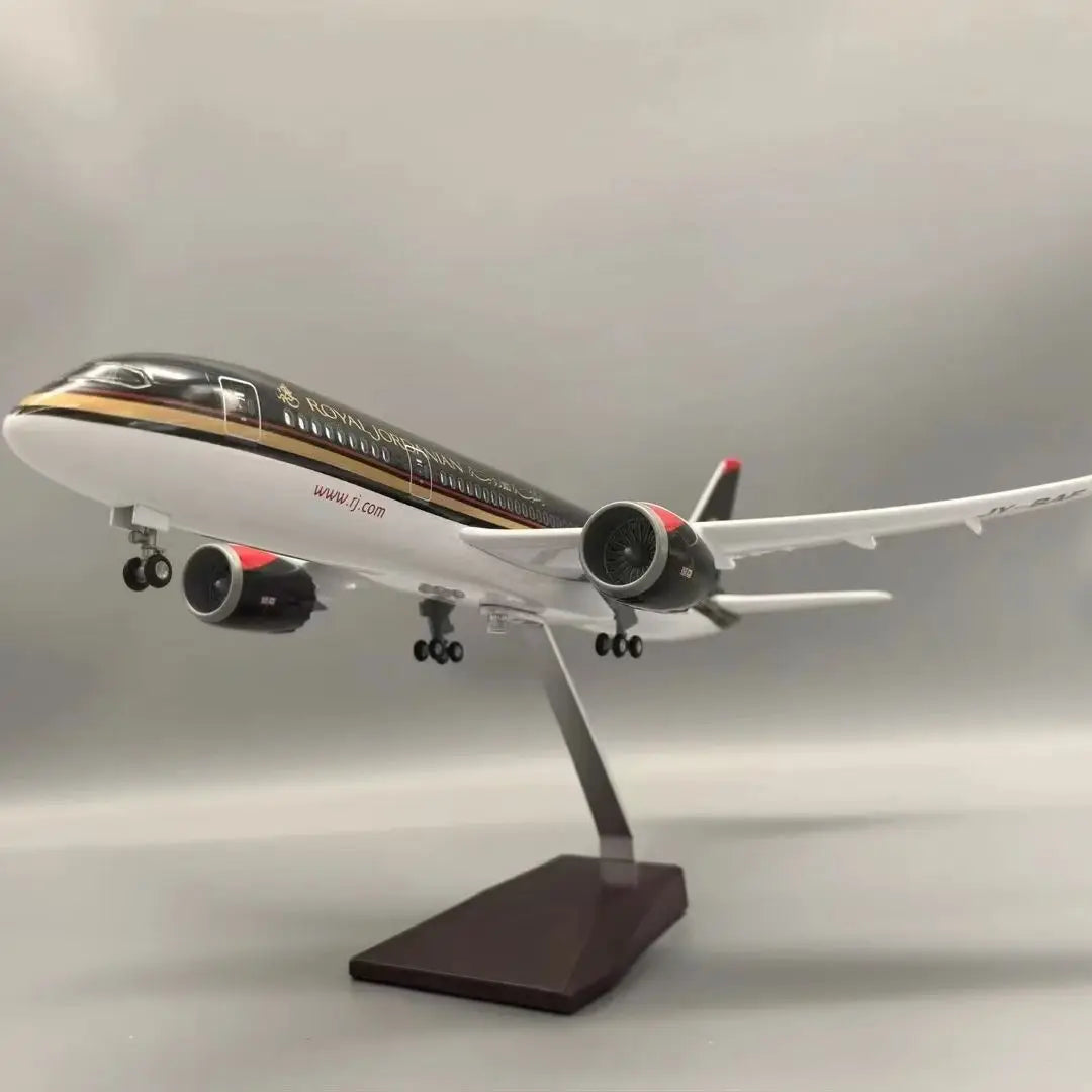 Royal Jordanian B787 Model Aircraft